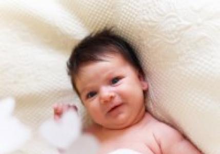Развитие новорожденного ребенка в первый месяц жизни